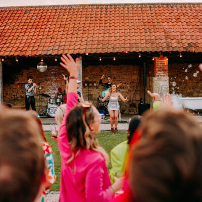 bake-barn-shaftesbruy-wiltshire-fronthill-estate-wedding-photography-colourful-festival